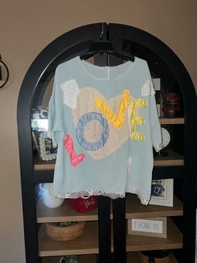 Oli & Hali “Love” Top EUC 3XL